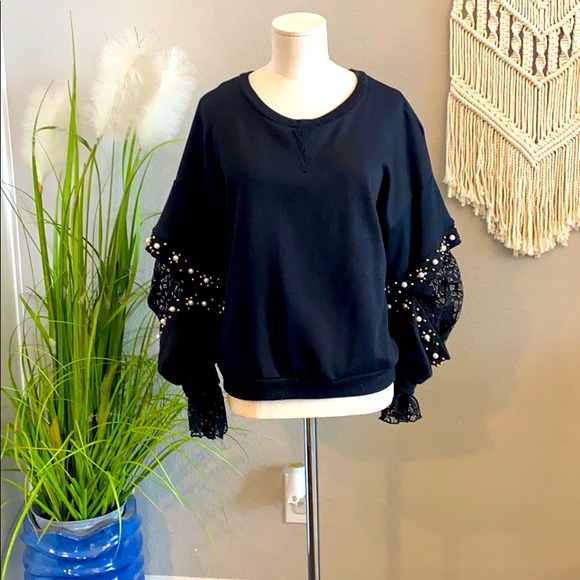 Unique Boutique Sweatshirt - Picture 1 of 2